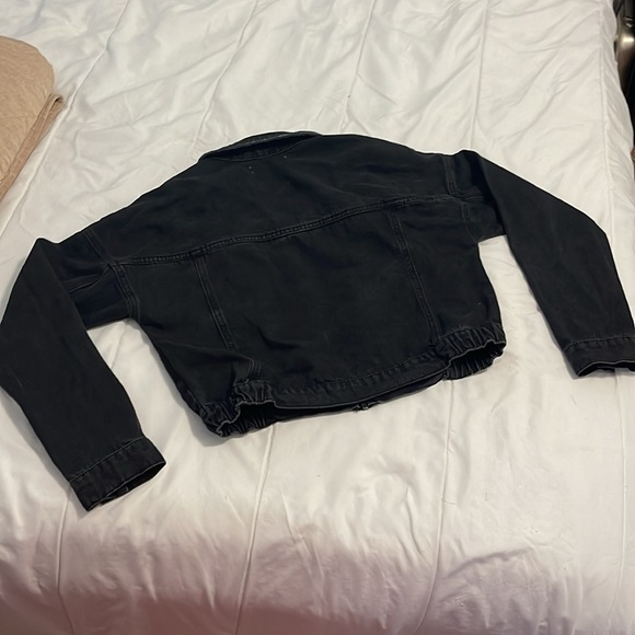 Cropped zippered faded jean jacket - Picture 5 of 5